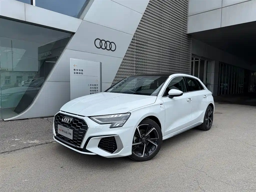 AUDI A3 2021