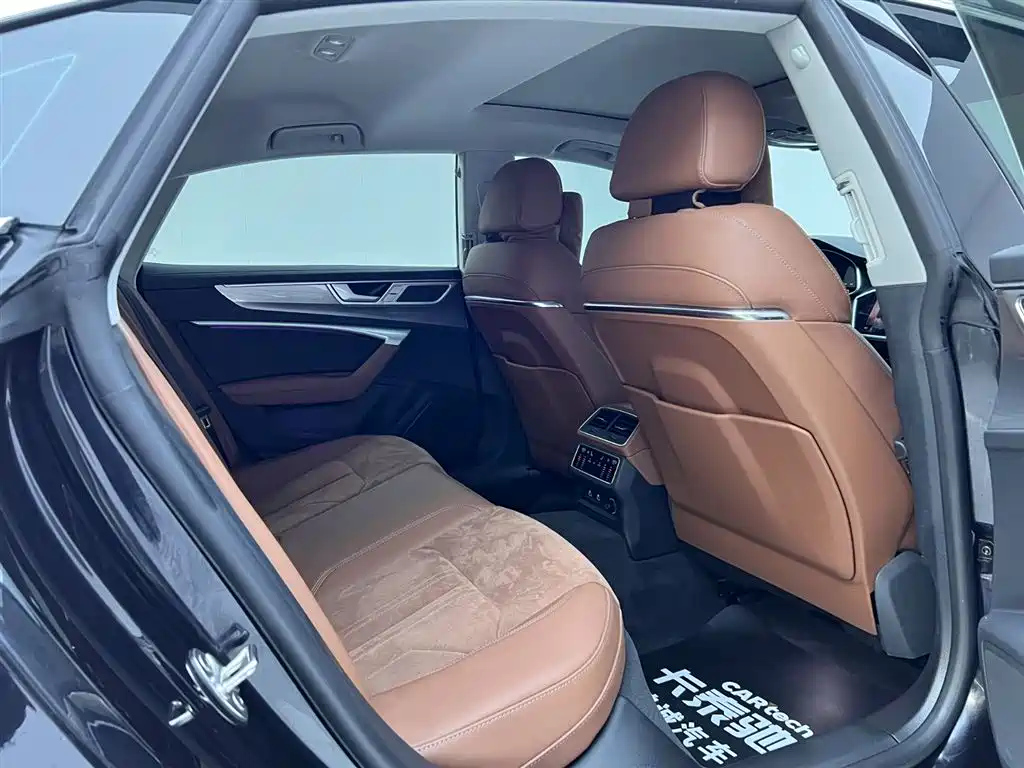 AUDI A7L 2024