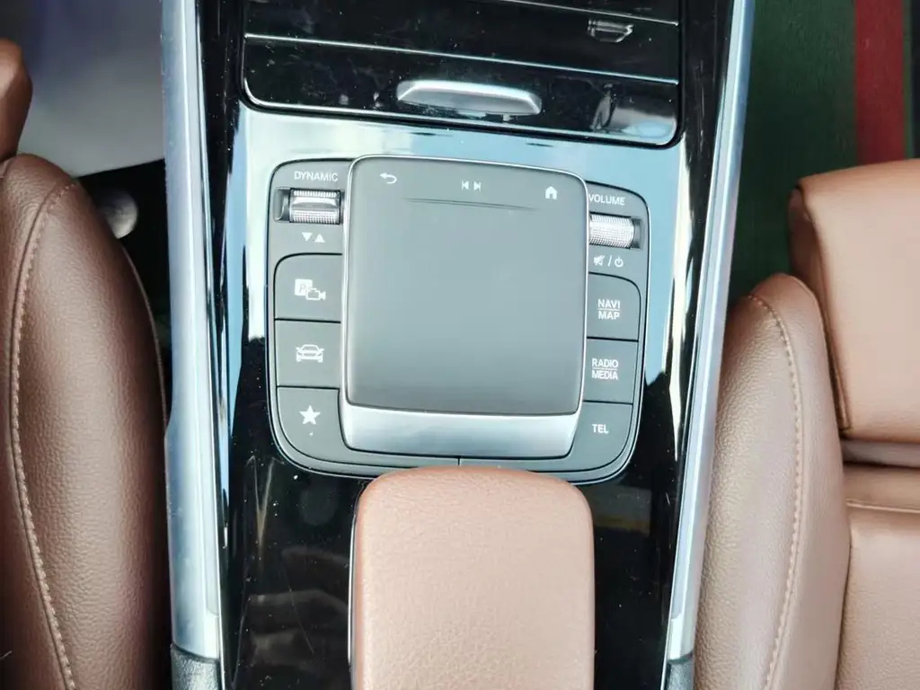 MERCEDES BENZ GLB 2020