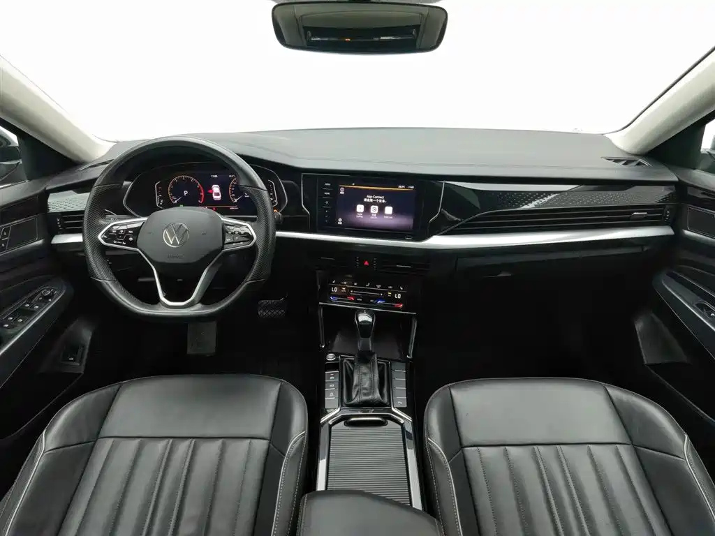 VOLKSWAGEN PASSAT 2023