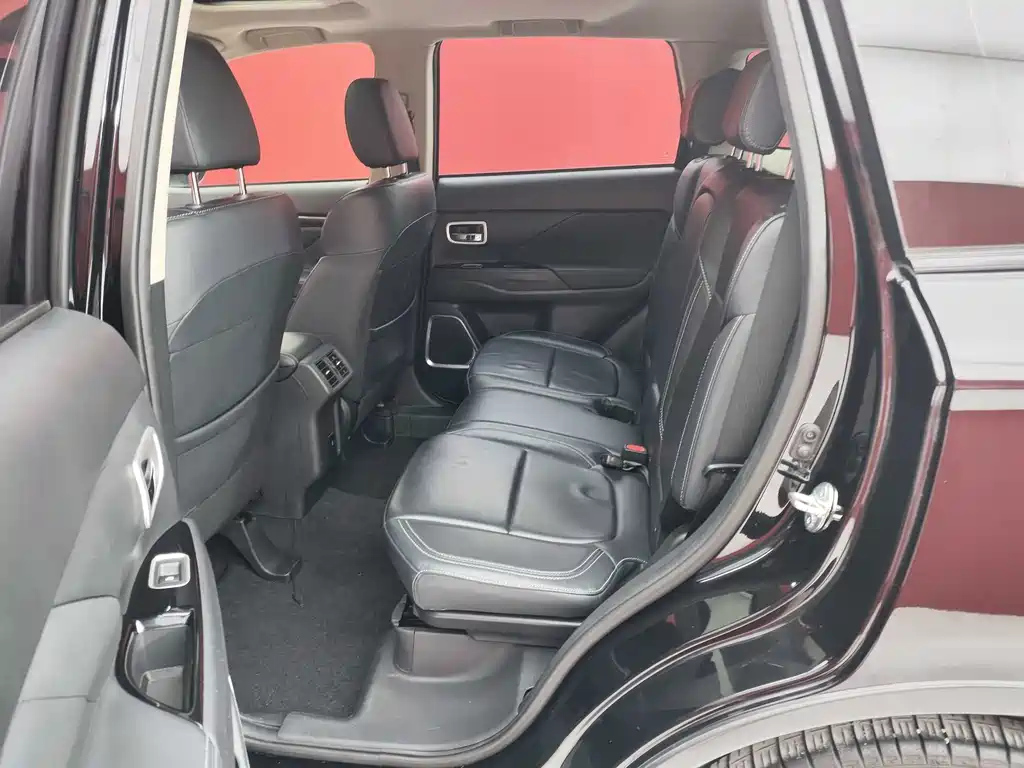 MITSUBISHI OUTLANDER 2021