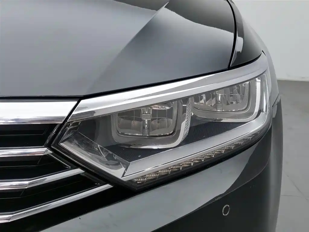 VOLKSWAGEN MAGOTAN 2019
