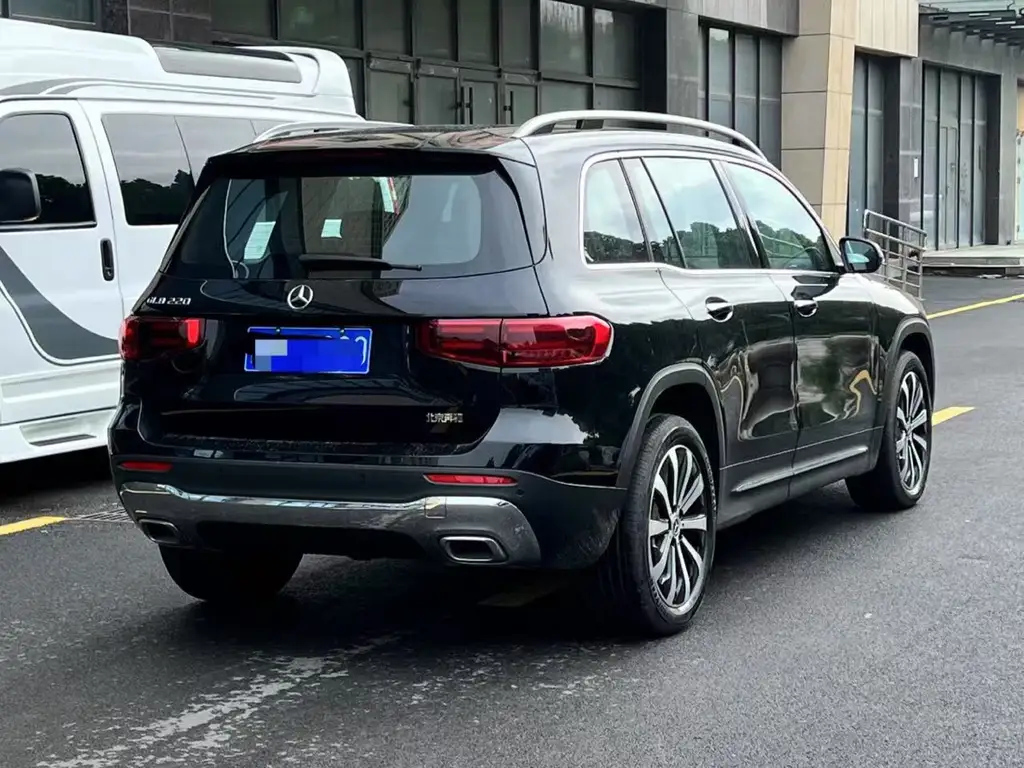 MERCEDES BENZ GLB 2024