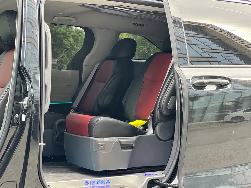 TOYOTA SIENNA SIENNA 2024