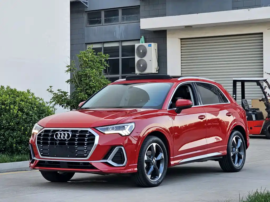 AUDI Q3 2021