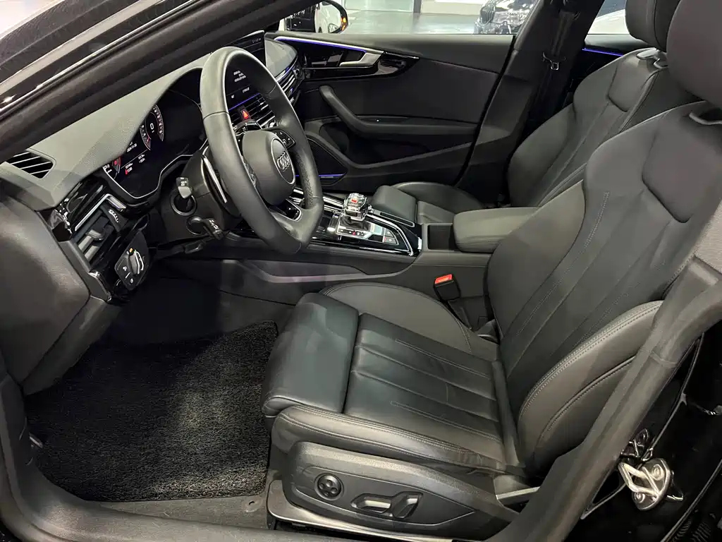 AUDI A5 2024