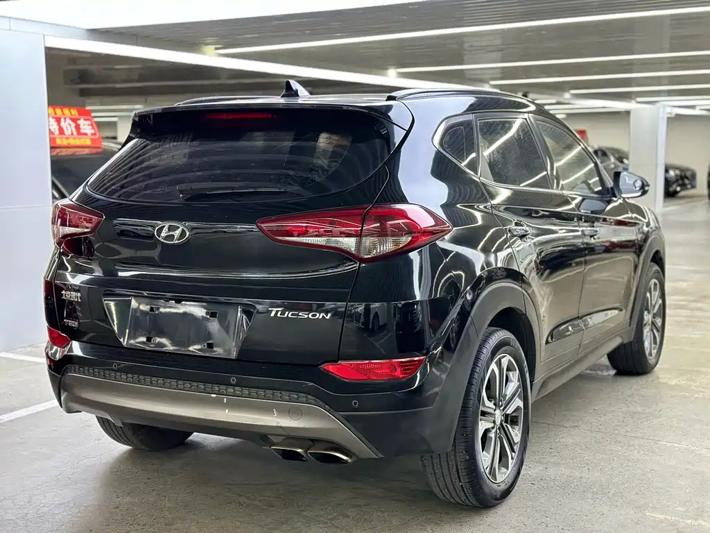 HYUNDAI TUCSON 2015