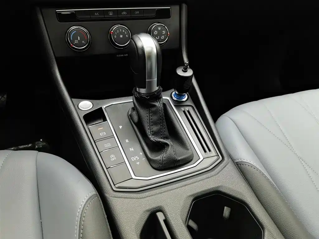 VOLKSWAGEN LAVIDA 2023