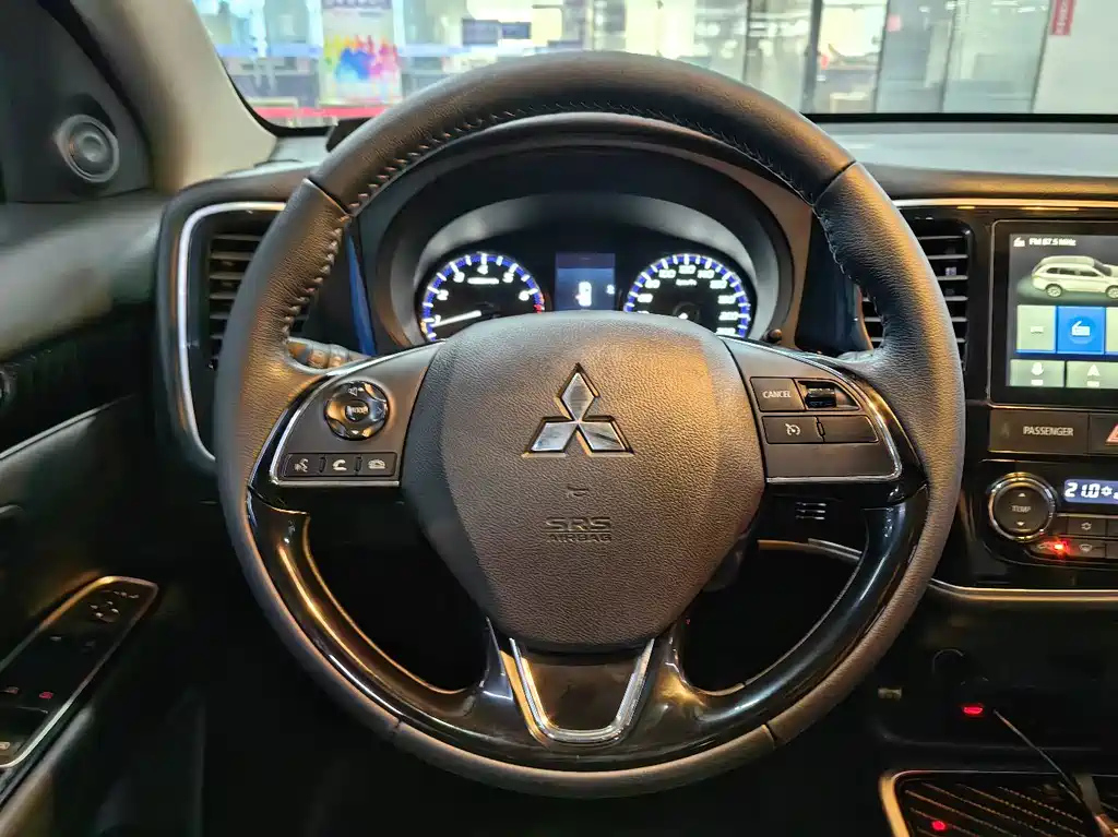 MITSUBISHI OUTLANDER 2021