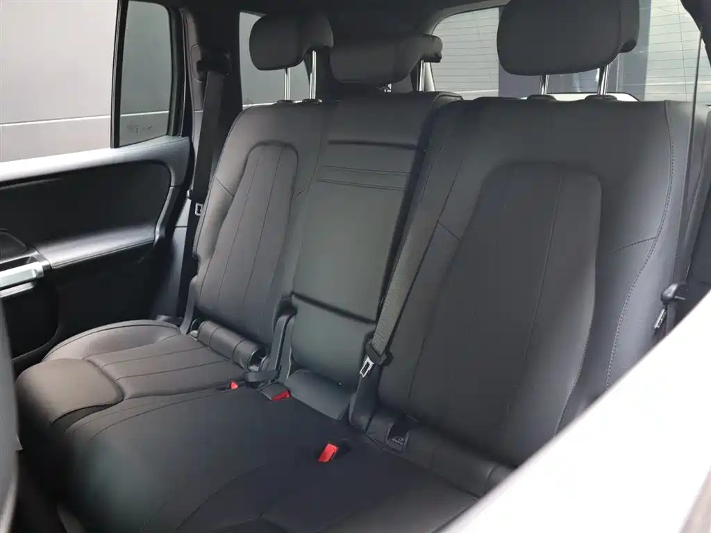MERCEDES BENZ EQB 2023