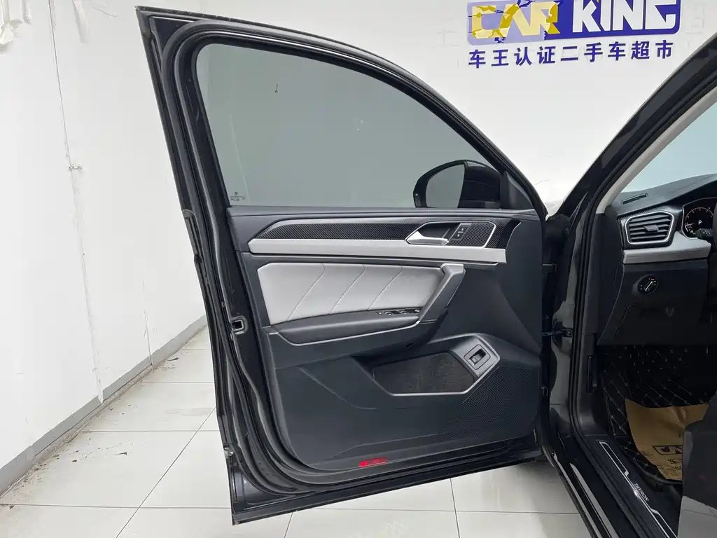 VOLKSWAGEN TAYRON 2023