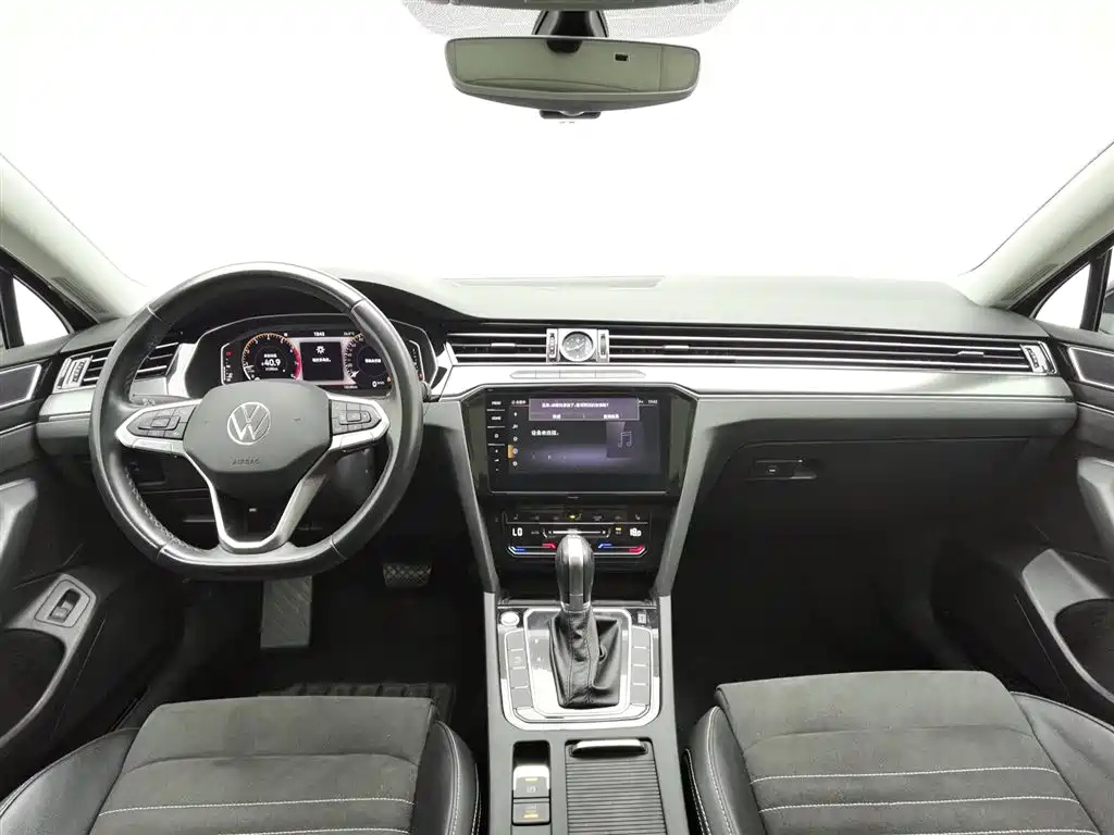 VOLKSWAGEN MAGOTAN 2020