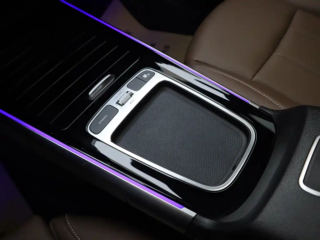 MERCEDES BENZ GLB 2024