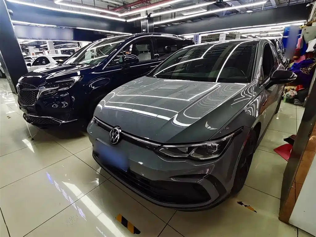 VOLKSWAGEN GOLF 2021