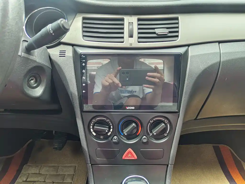 DONGFENG AEOLUS S30 2014