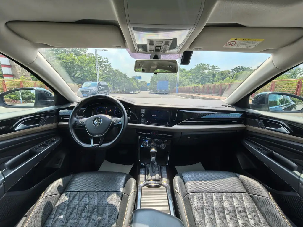 VOLKSWAGEN PASSAT 2020