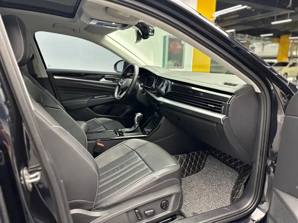 VOLKSWAGEN PASSAT 2022