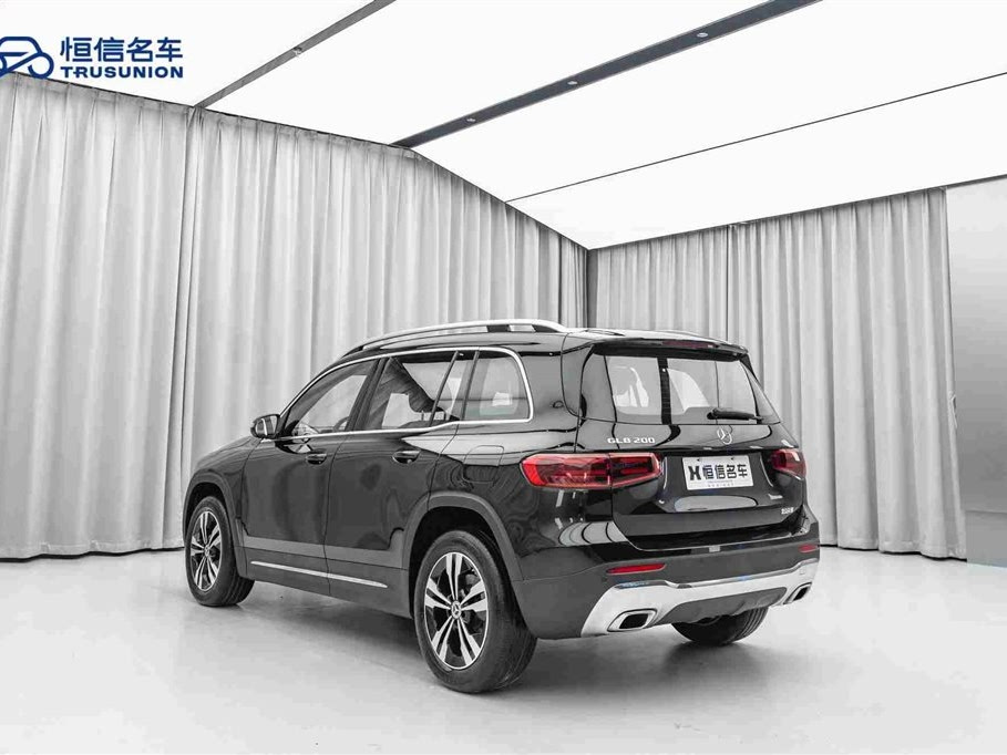 MERCEDES BENZ GLB 2024