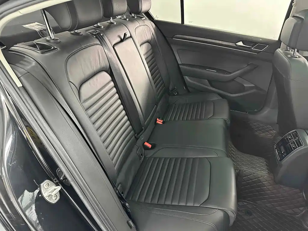 VOLKSWAGEN MAGOTAN 2018