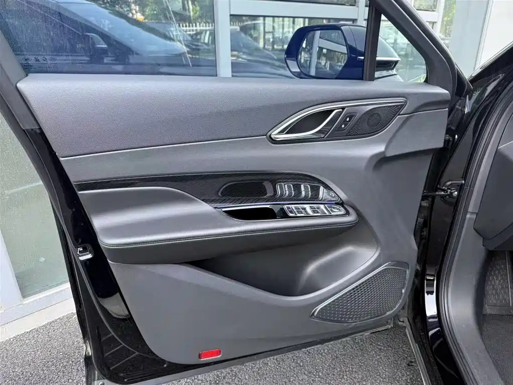 HONGQI HS3 PHEV 2024