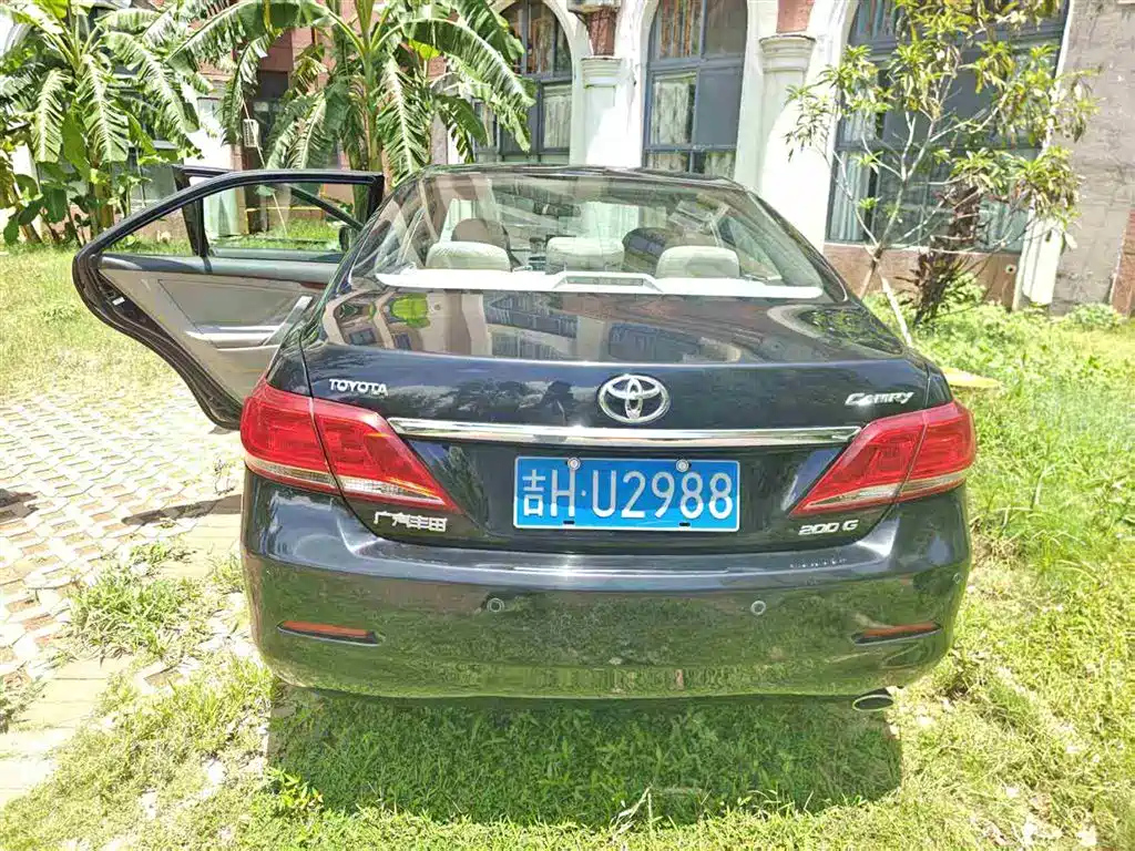 TOYOTA CAMRY 2010