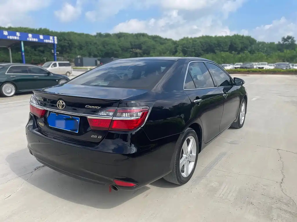 TOYOTA CAMRY 2015