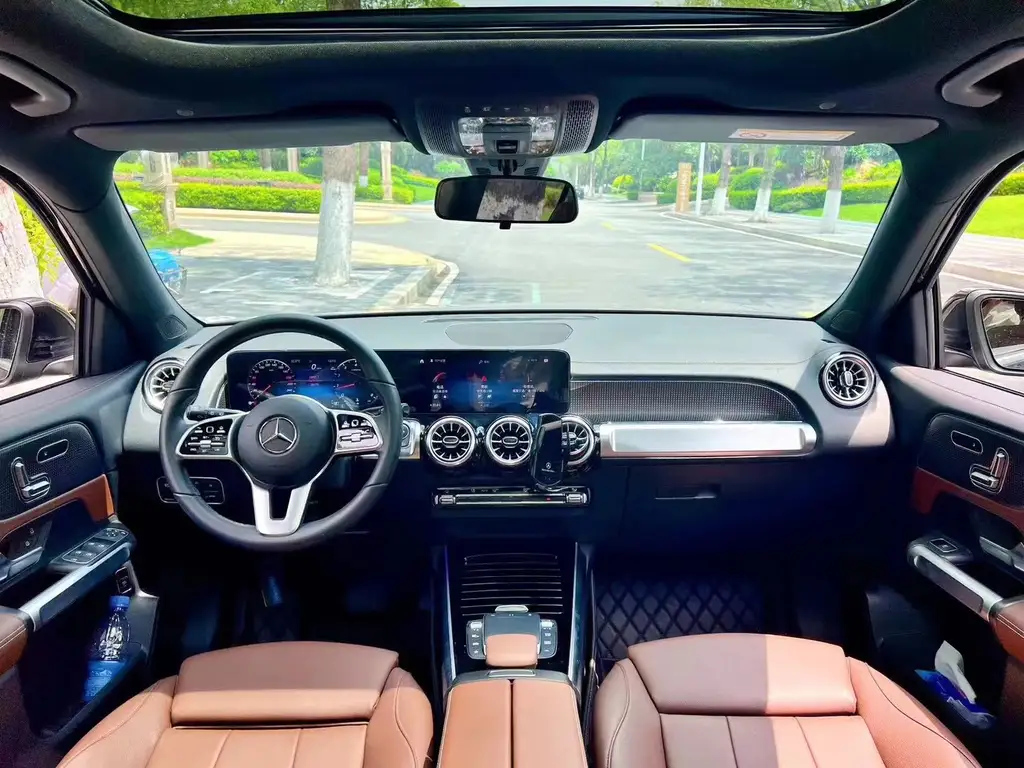 MERCEDES BENZ GLB 2023