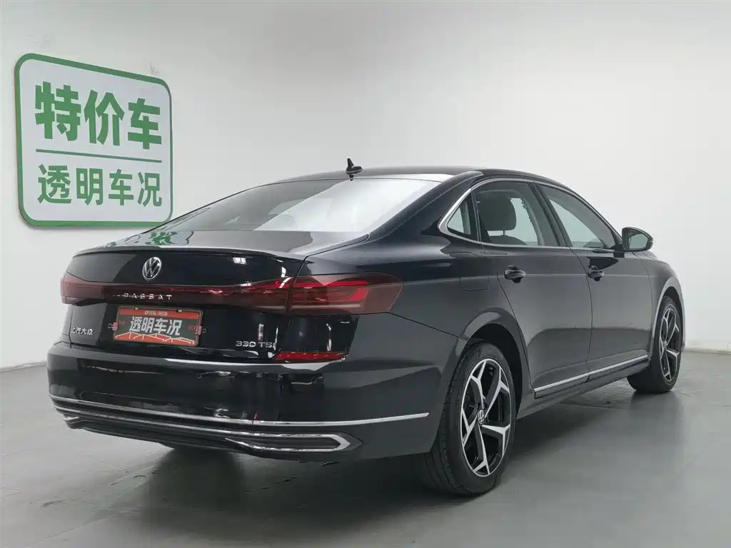 VOLKSWAGEN PASSAT 2023