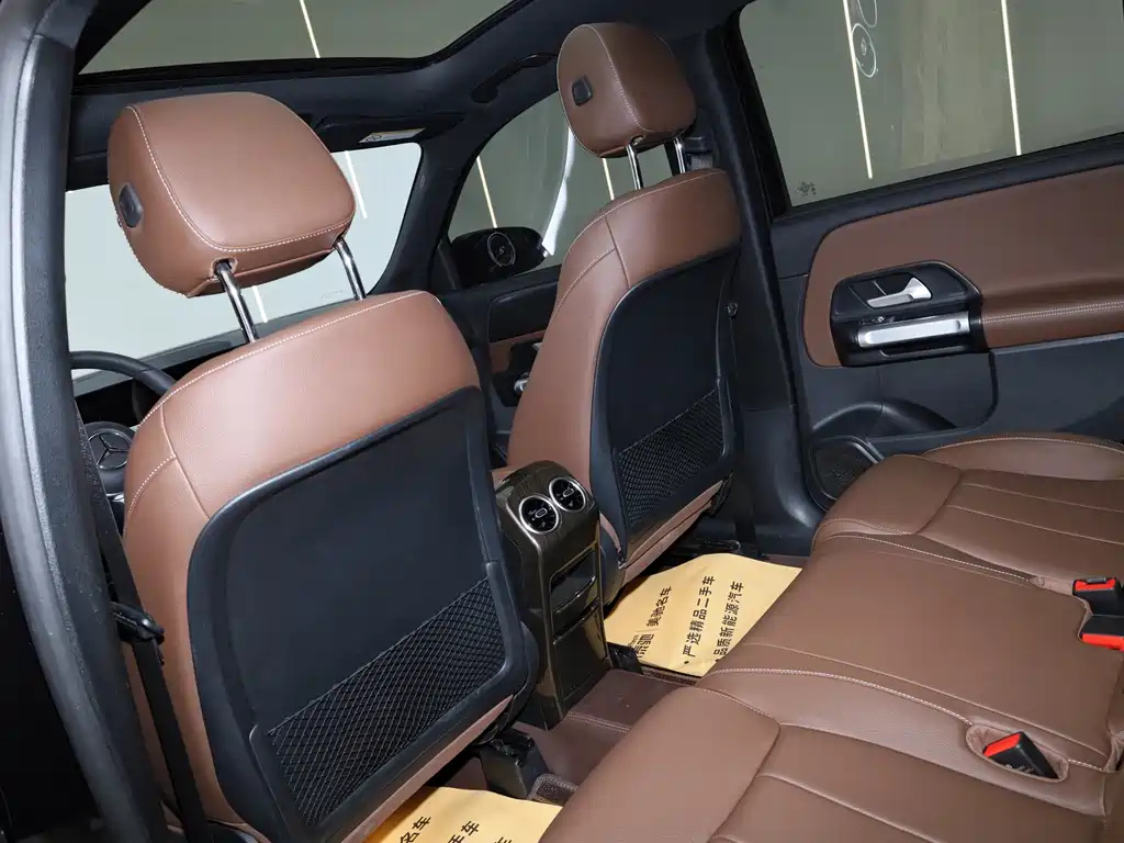 MERCEDES BENZ GLB 2024