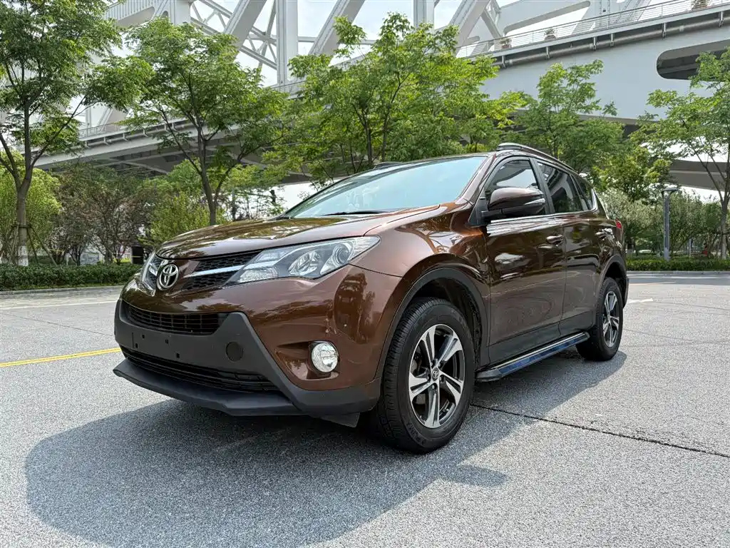 TOYOTA RAV4 RONGFANG 2015