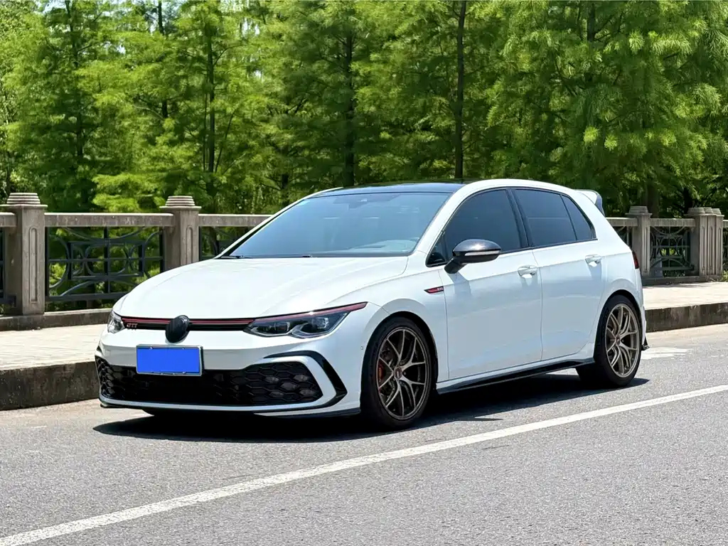 VOLKSWAGEN GOLF GTI 2021