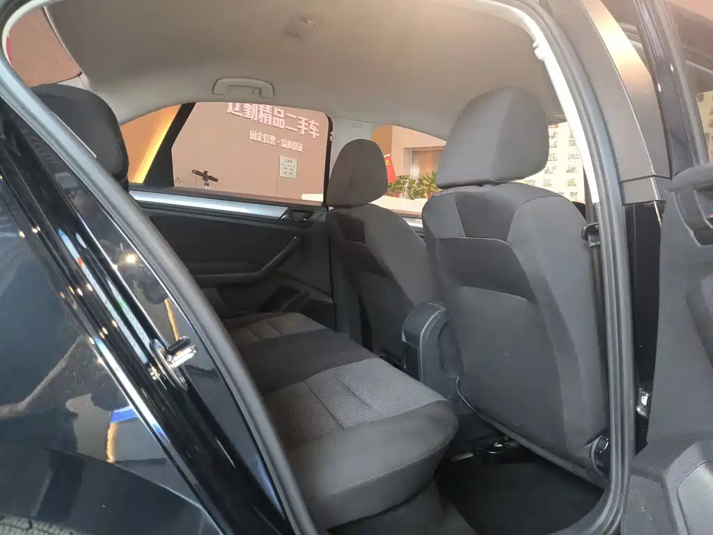 VOLKSWAGEN BORA 2018