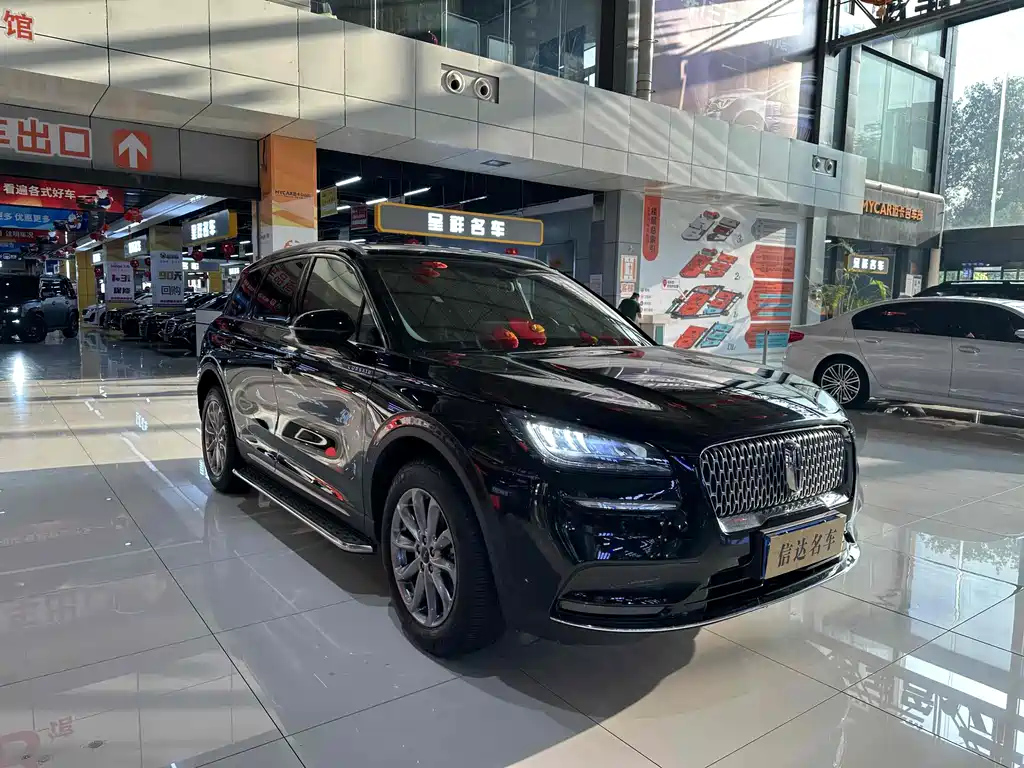 LINCOLN ADVENTURER 2021