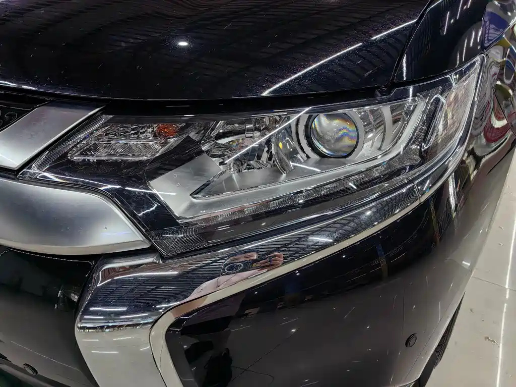 MITSUBISHI OUTLANDER 2021