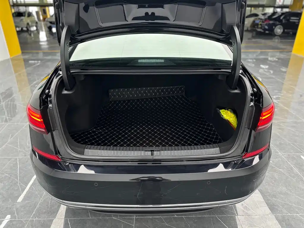 VOLKSWAGEN PASSAT 2022