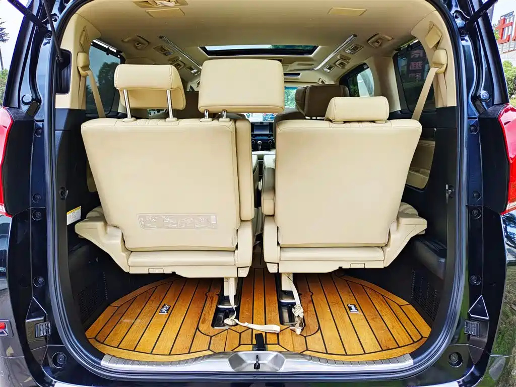 TOYOTA ALPHARD 2019
