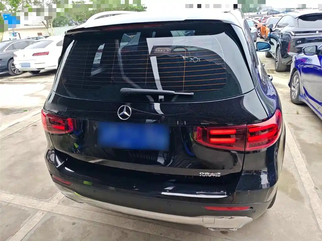 MERCEDES BENZ GLB 2024