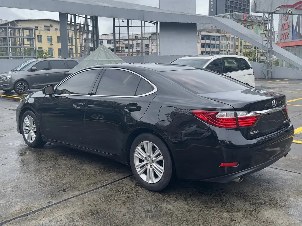 LEXUS ES 2013
