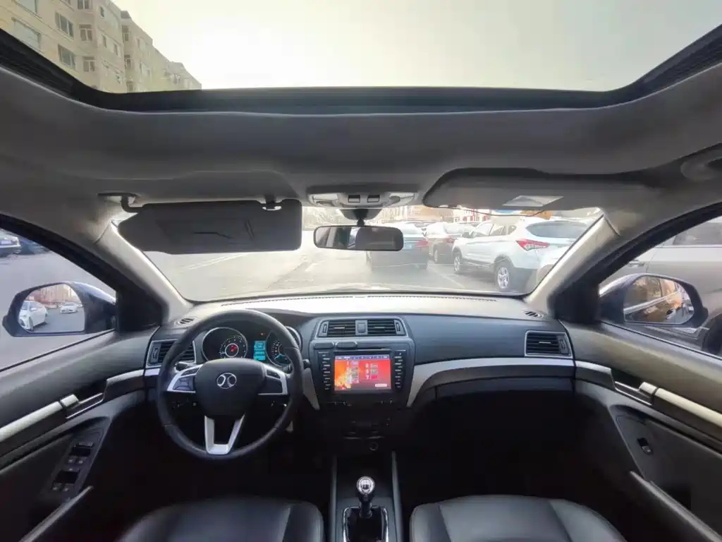 BAIC SENOVA X65 2015