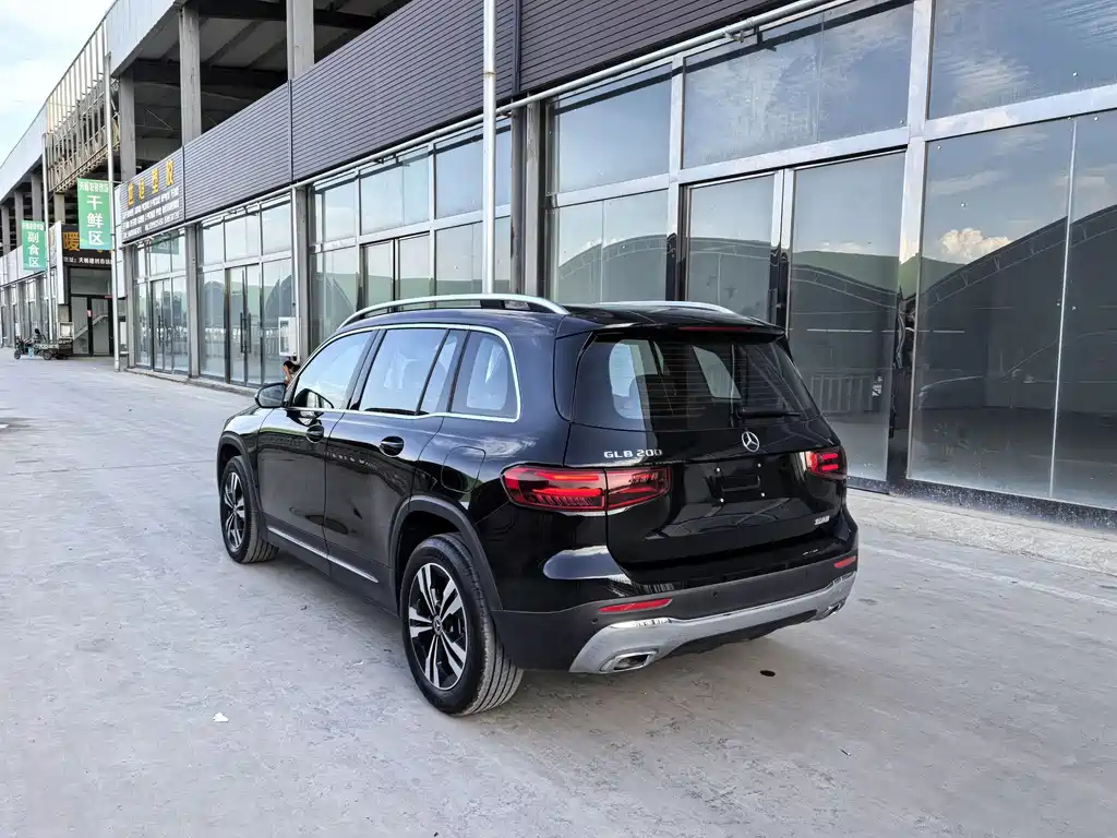 MERCEDES BENZ GLB 2024