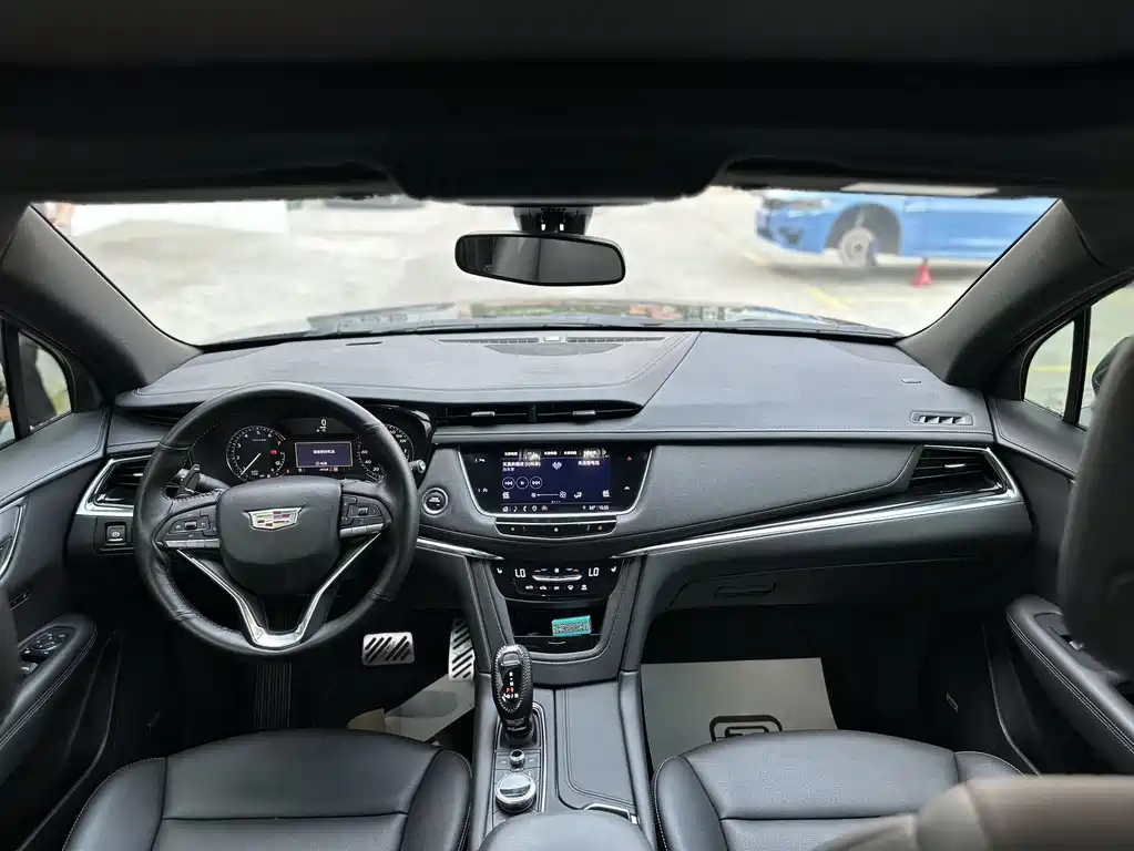 CADILLAC XT6 2021
