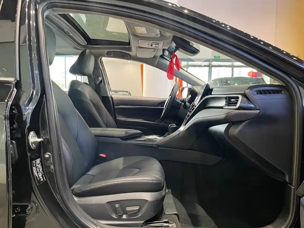TOYOTA CAMRY 2021