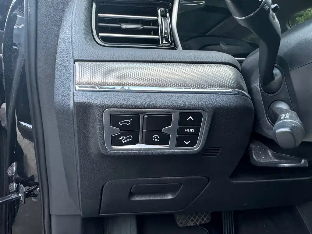 HONGQI HS5 2022