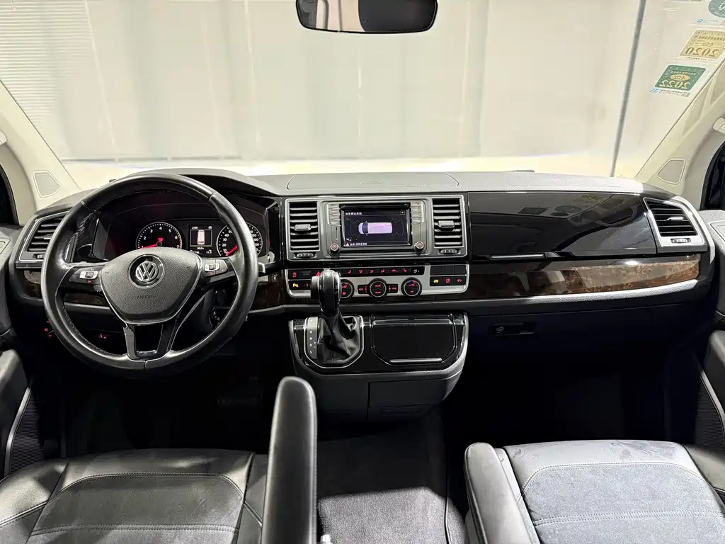 VOLKSWAGEN MULTIVAN 2018