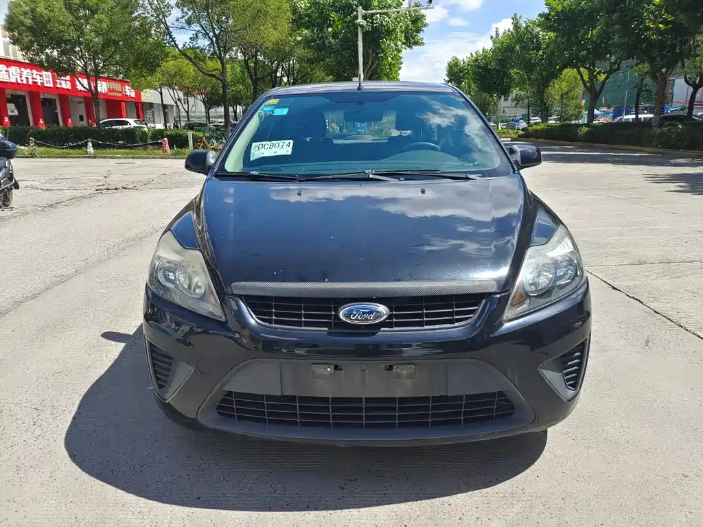 FORD FOCUS 2010