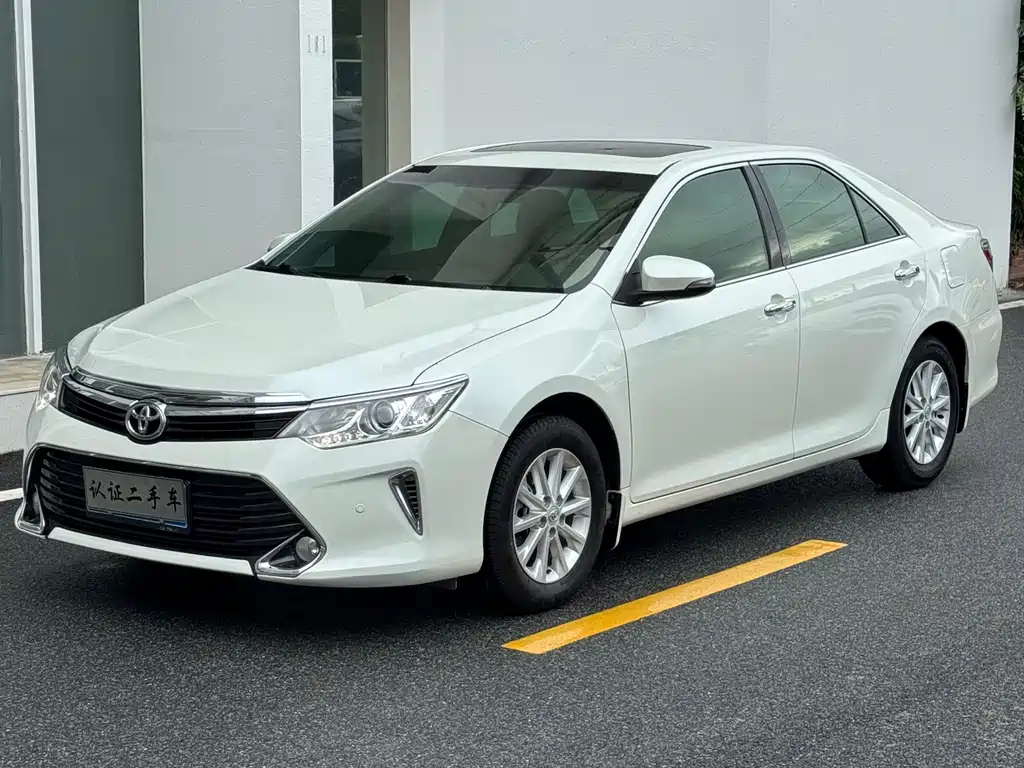 TOYOTA CAMRY 2016