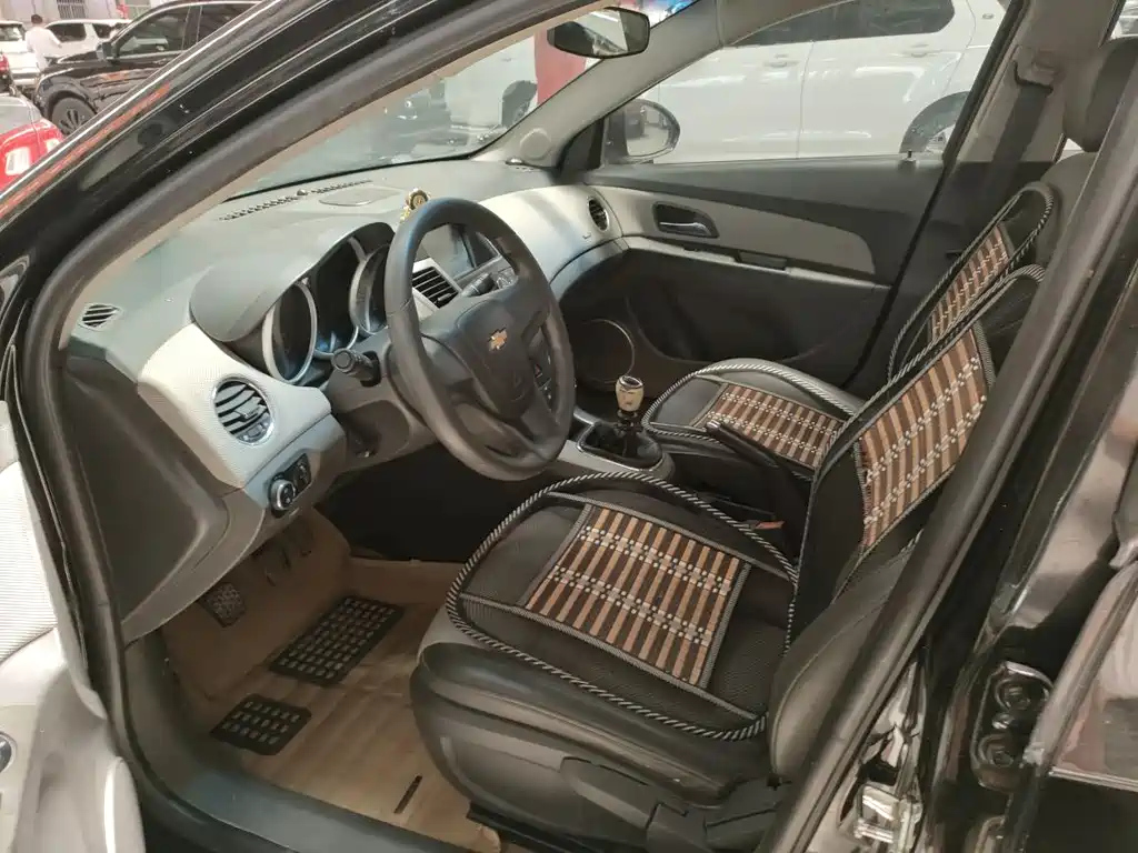 CHEVROLET CRUZE 2011