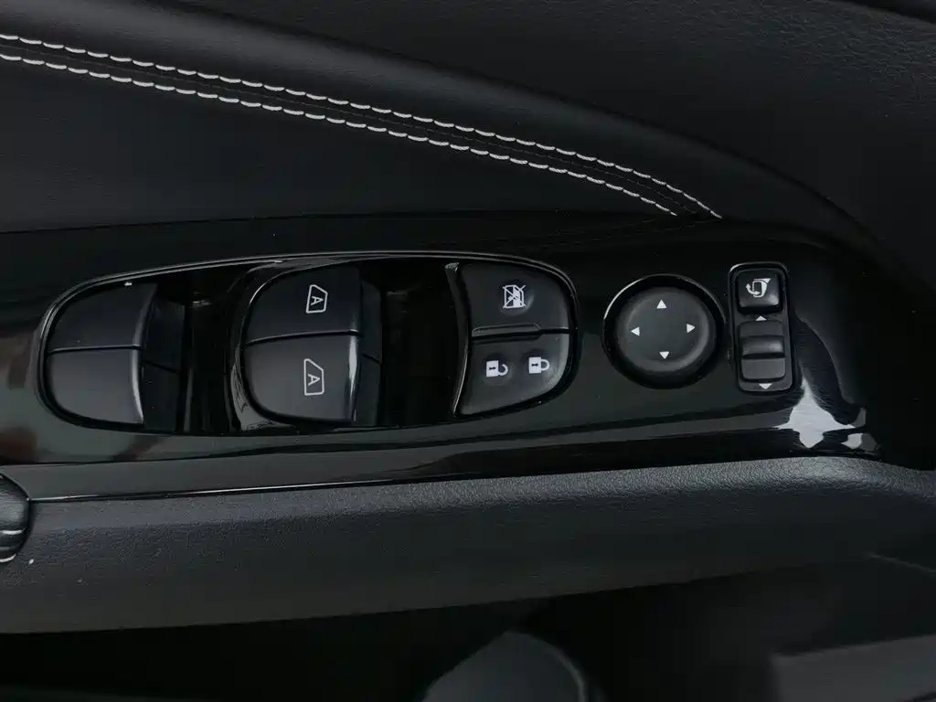 NISSAN TEANA 2021