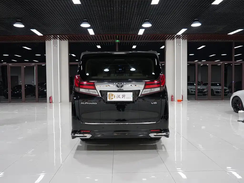 TOYOTA ALPHARD 2018