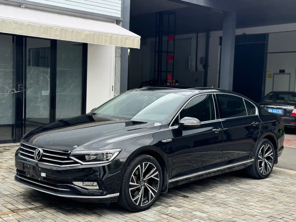 VOLKSWAGEN MAGOTAN 2021